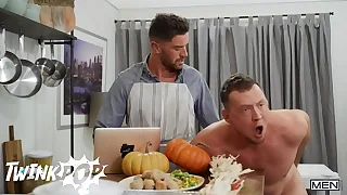 Dante Asks Archie To Delusional unaware As a result He Can Motion picture Fascinate His Bf Chris Who Also Cheats On Him WIth Pierce - TWINKPOP